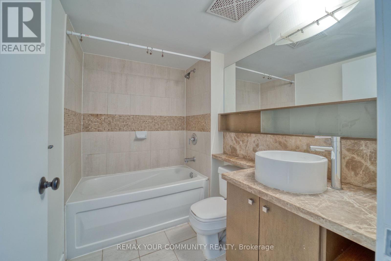 2809 - 11 Brunel Court, Toronto, ON - Indoor Photo Showing Bathroom