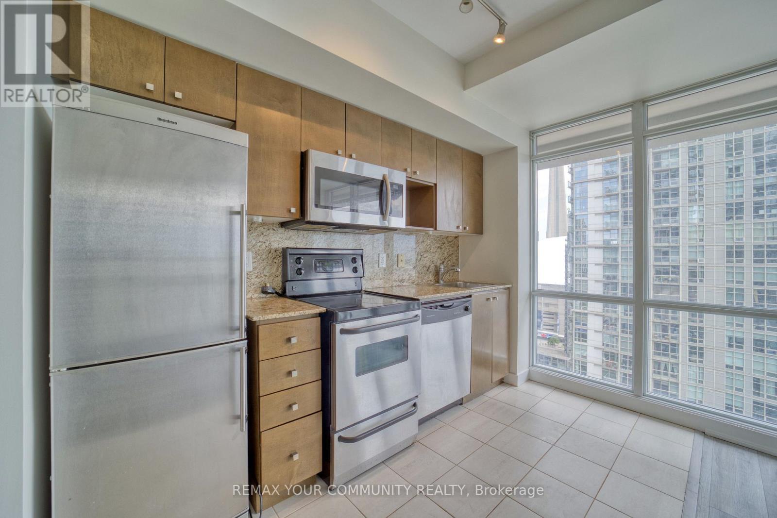 2809 - 11 Brunel Court, Toronto, ON - Indoor Photo Showing Kitchen