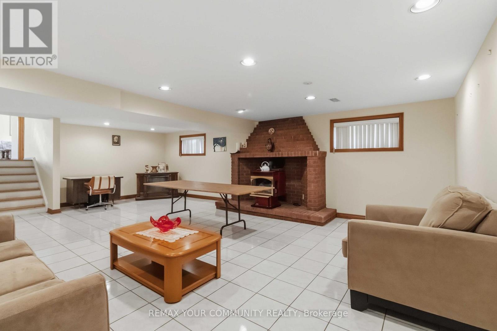 17 Harris Crescent, Vaughan, ON - Indoor