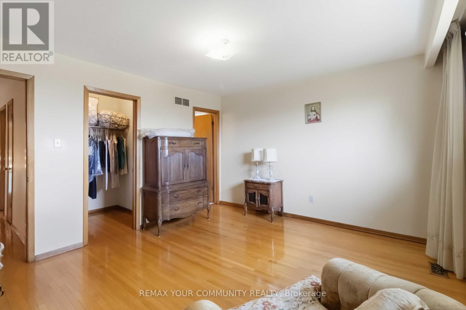 17 Harris Crescent, Vaughan, ON - Indoor