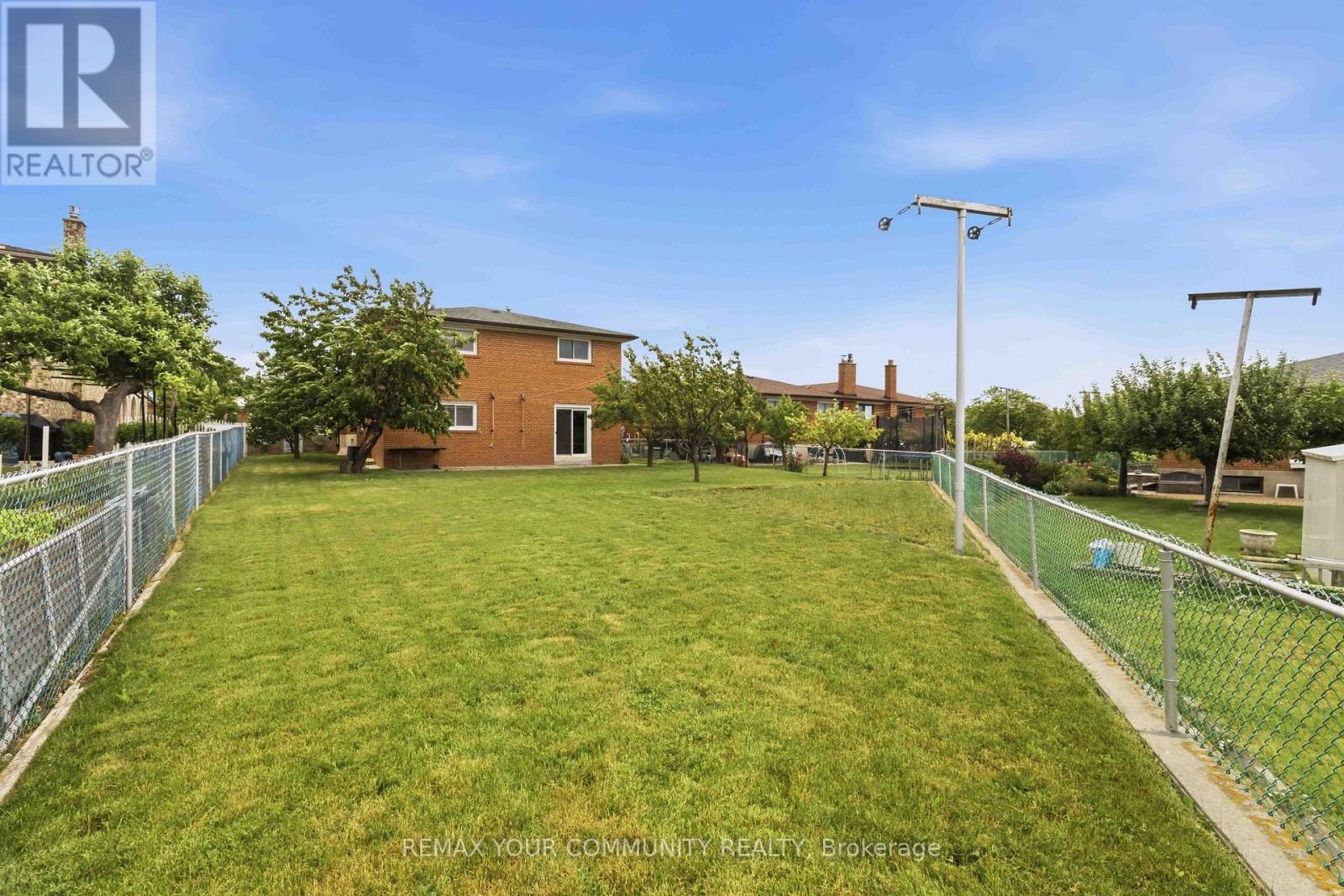 17 Harris Crescent, Vaughan, ON - Outdoor