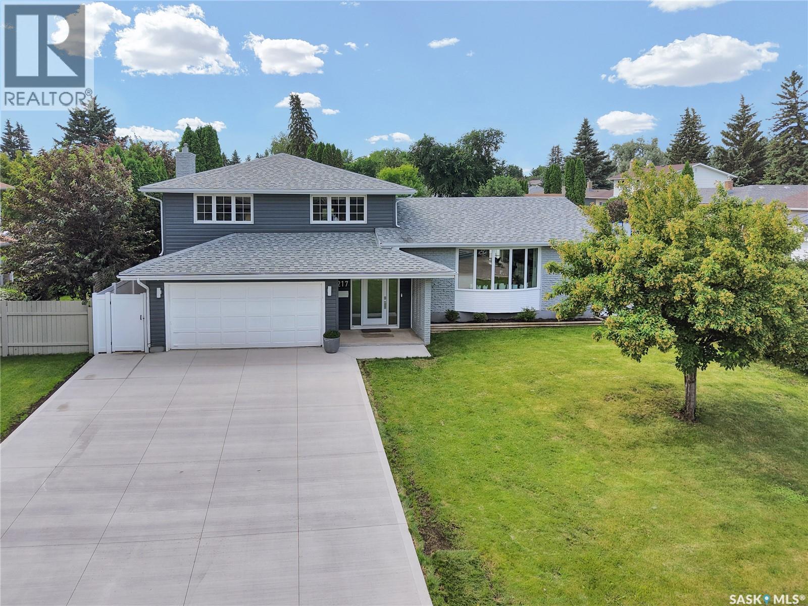 217 Mount Allison Crescent, Saskatoon, SK - Outdoor With Facade