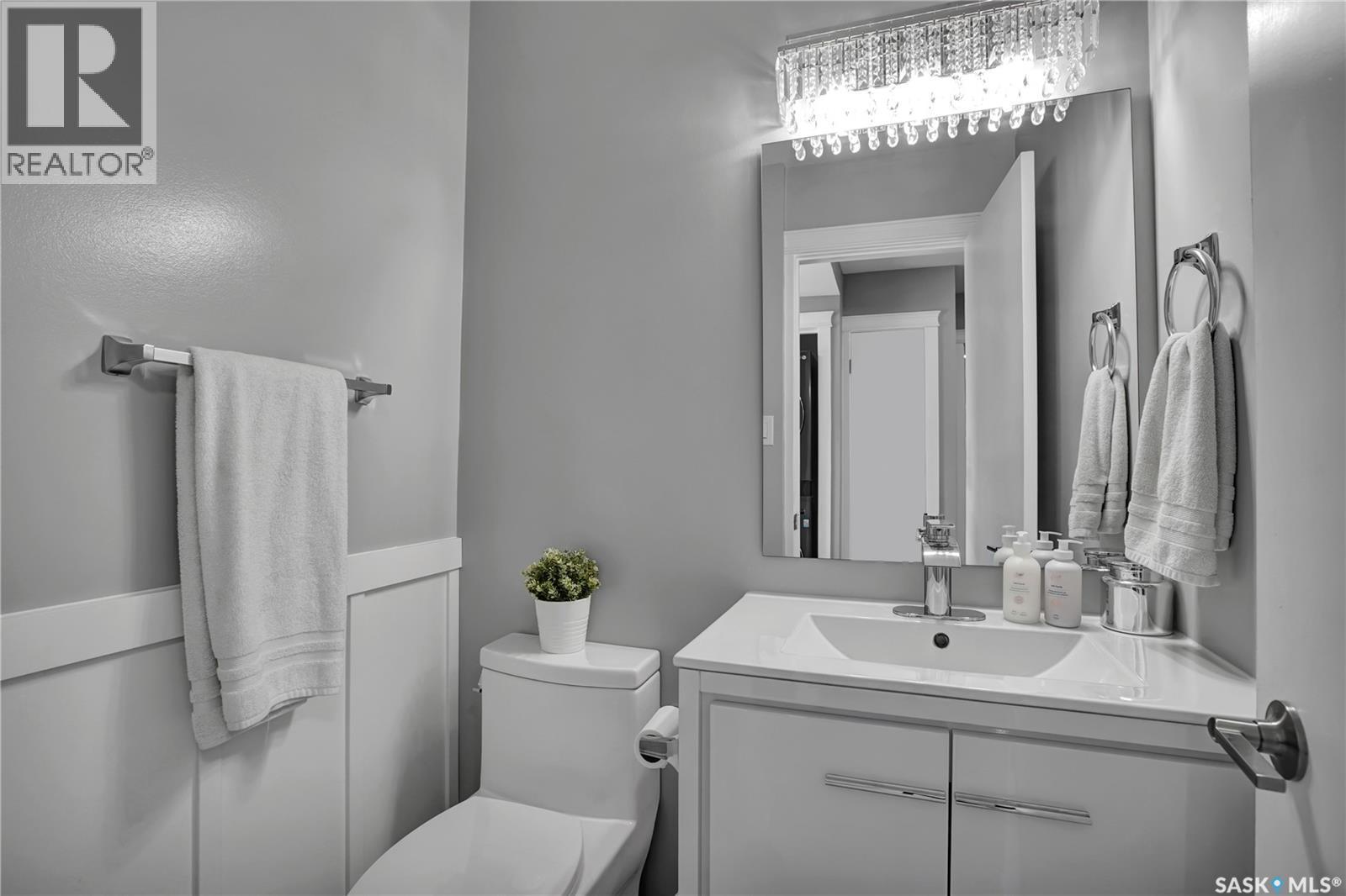 217 Mount Allison Crescent, Saskatoon, SK - Indoor Photo Showing Bathroom