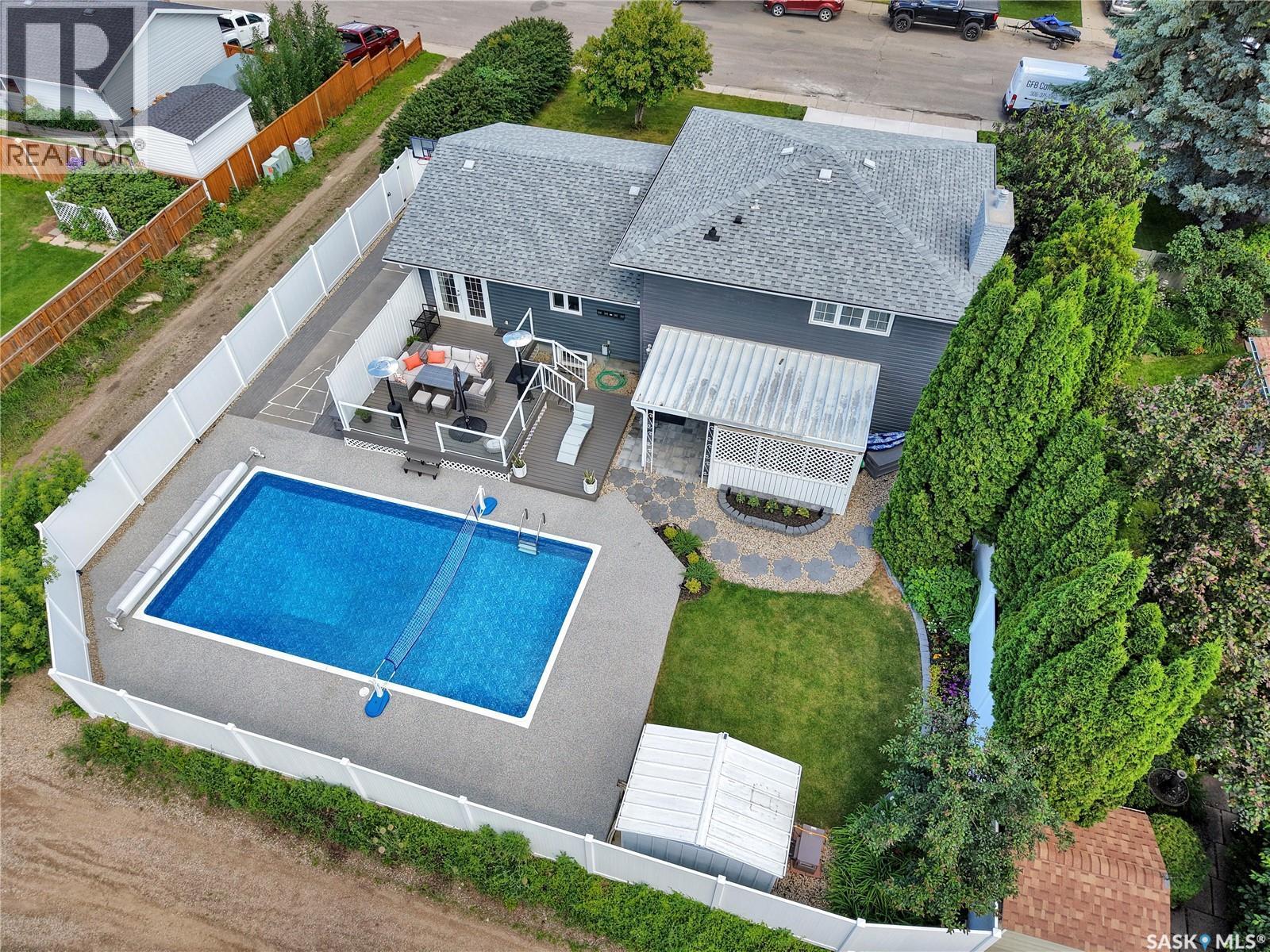 217 Mount Allison Crescent, Saskatoon, SK - Outdoor With In Ground Pool With Deck Patio Veranda