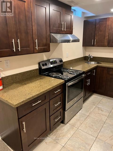634 Galloway Crescent, Mississauga, ON - Indoor Photo Showing Kitchen