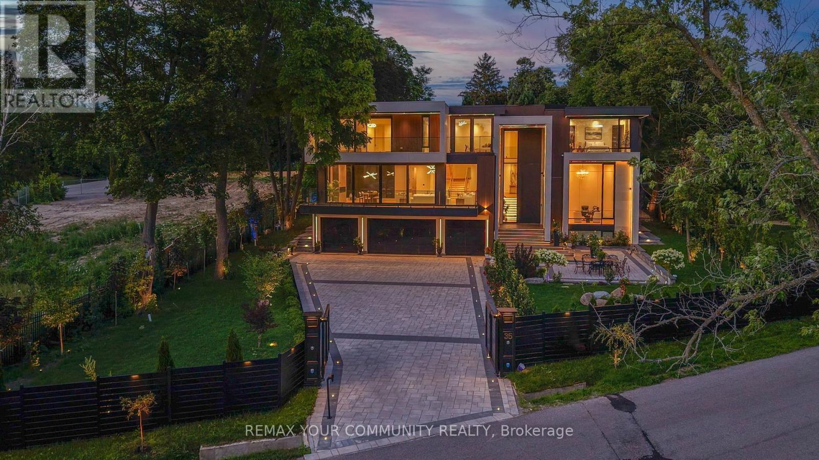 35 Riverside Boulevard, Vaughan, ON - Outdoor