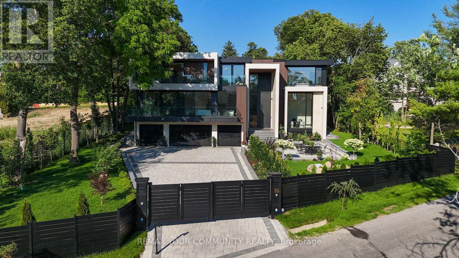 35 Riverside Boulevard, Vaughan, ON - Outdoor