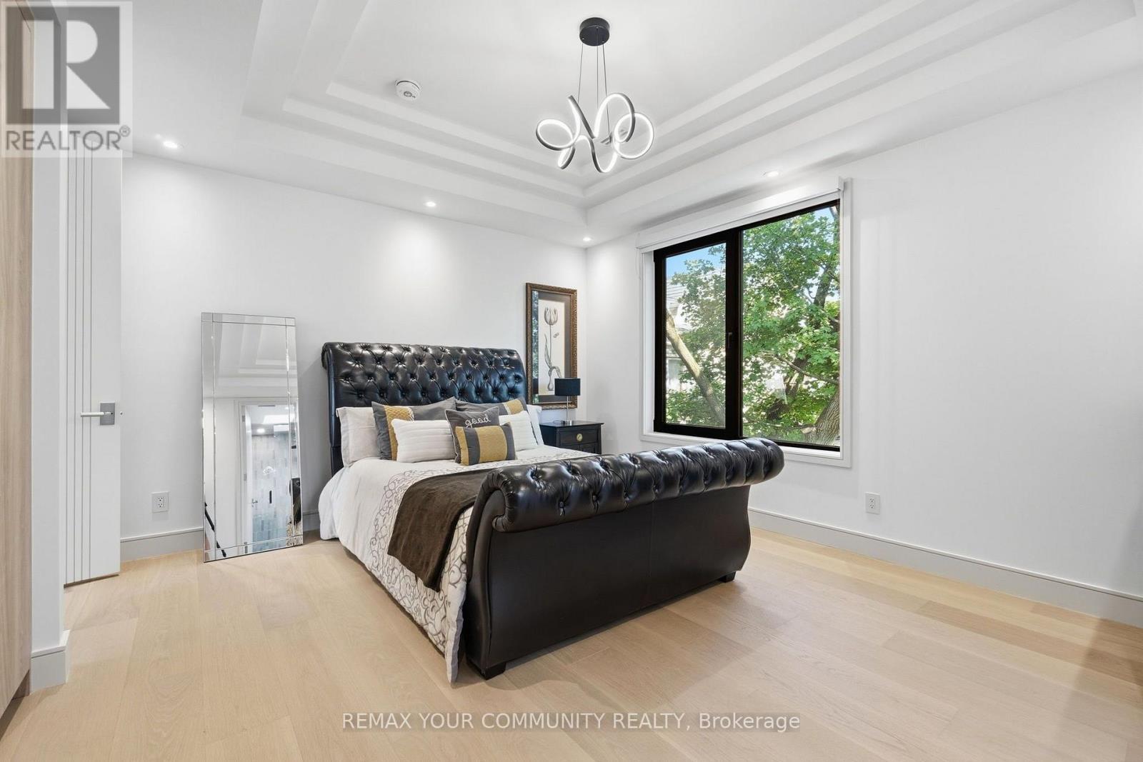 35 Riverside Boulevard, Vaughan, ON - Indoor Photo Showing Bedroom