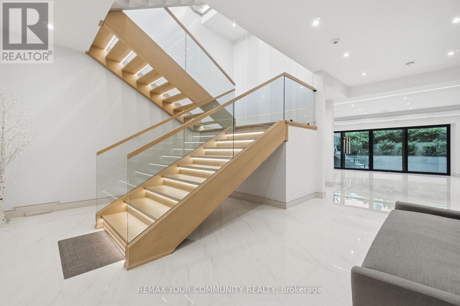 35 Riverside Boulevard, Vaughan, ON - Indoor Photo Showing Other Room
