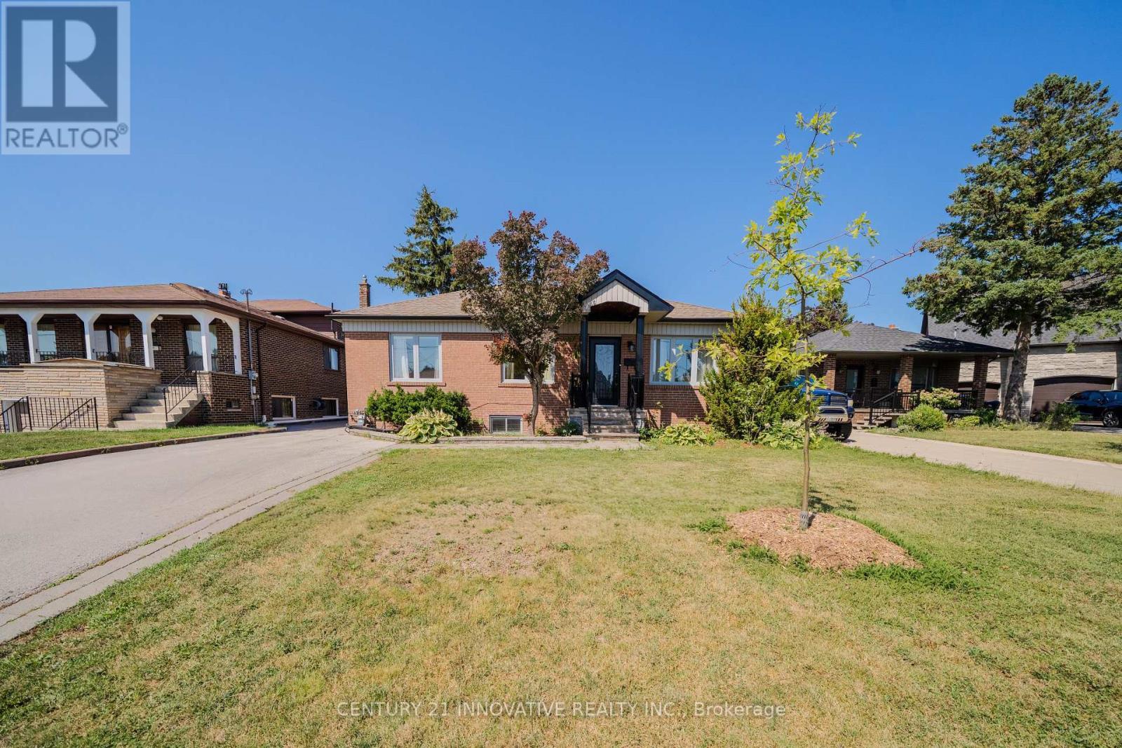 60 Dorking Crescent, Toronto, ON - Outdoor With Facade