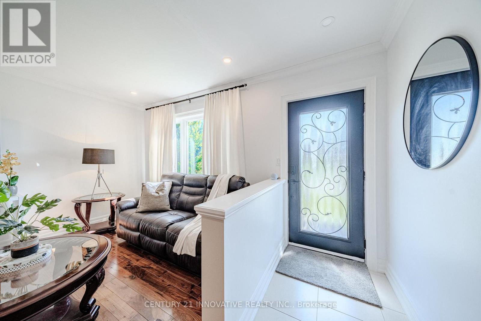 60 Dorking Crescent, Toronto, ON - Indoor