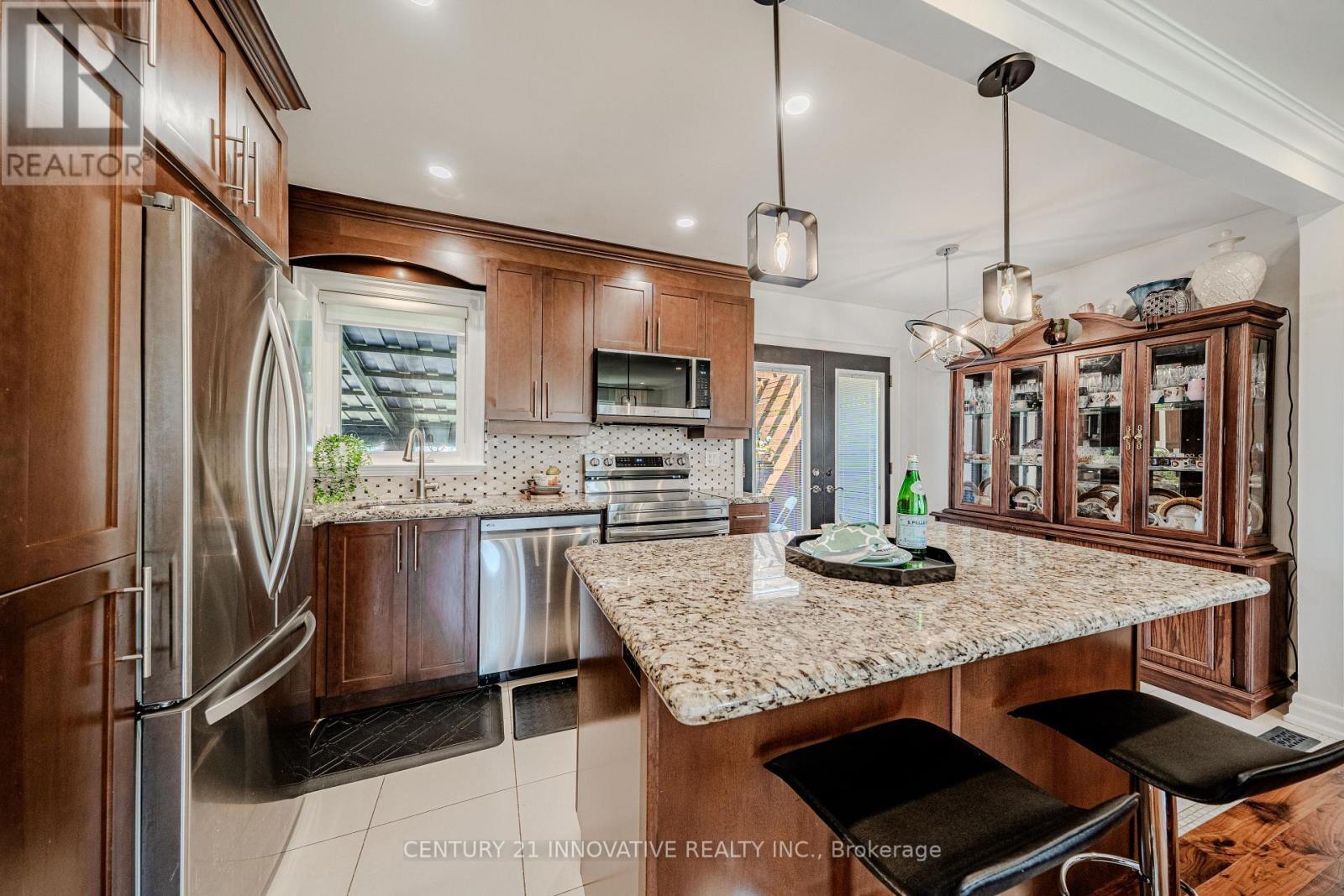 60 Dorking Crescent, Toronto, ON - Indoor Photo Showing Kitchen With Upgraded Kitchen