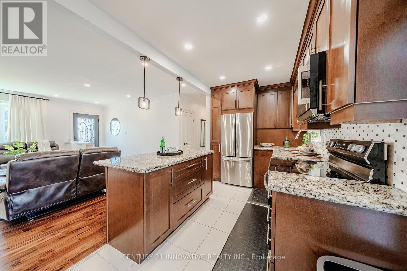 60 Dorking Crescent, Toronto, ON - Indoor Photo Showing Kitchen With Upgraded Kitchen