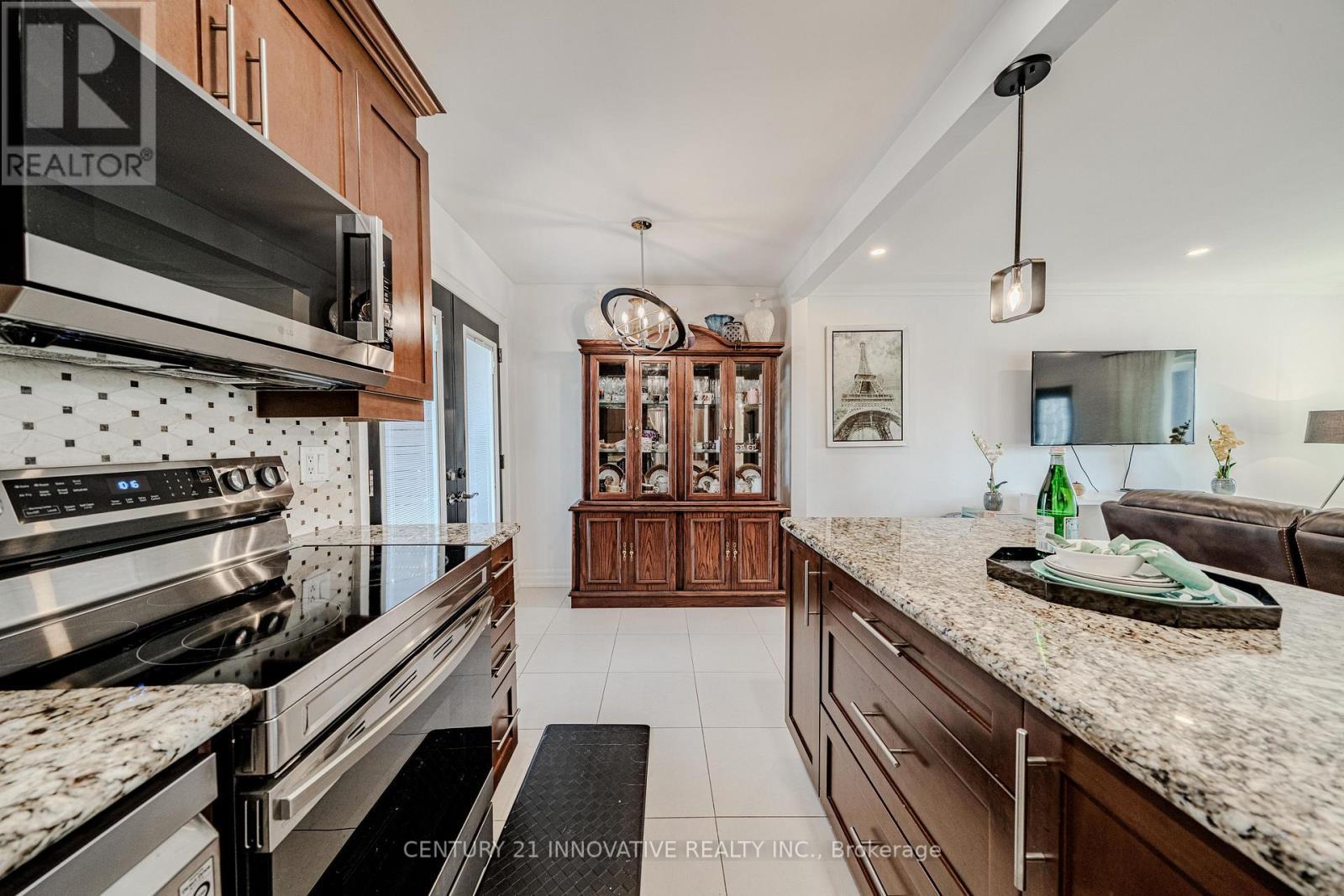 60 Dorking Crescent, Toronto, ON - Indoor Photo Showing Kitchen With Upgraded Kitchen