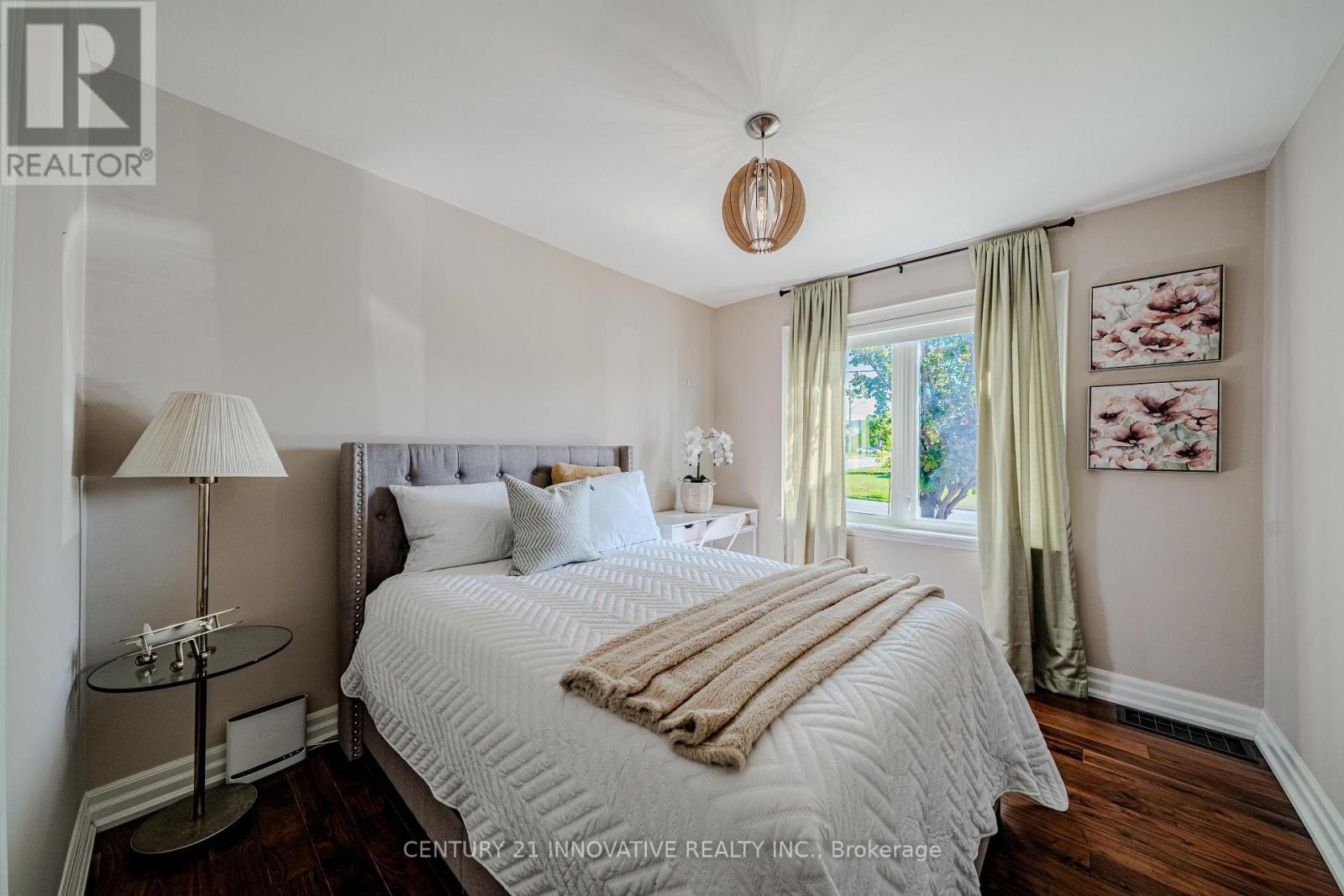 60 Dorking Crescent, Toronto, ON - Indoor Photo Showing Bedroom