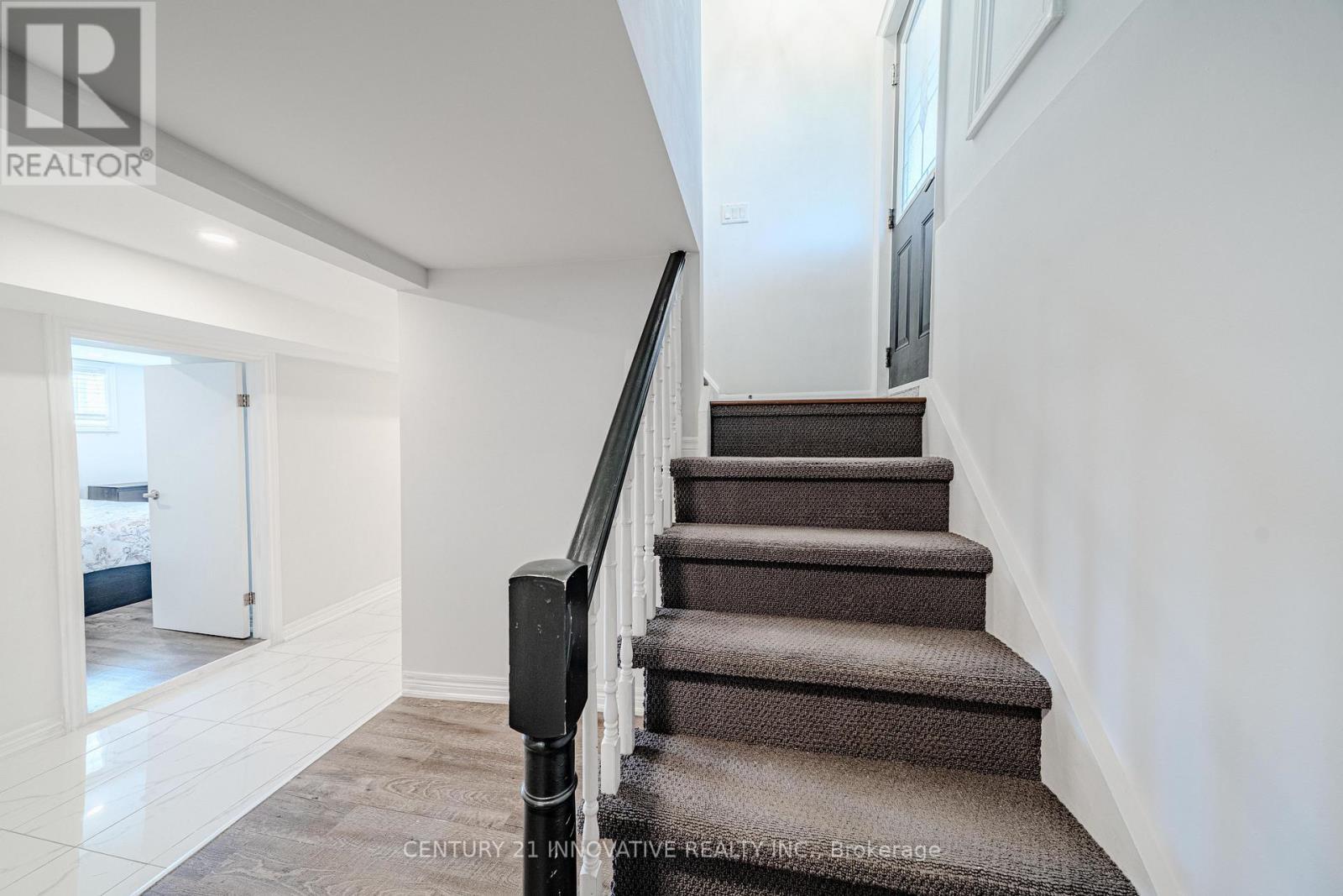 60 Dorking Crescent, Toronto, ON - Indoor Photo Showing Other Room