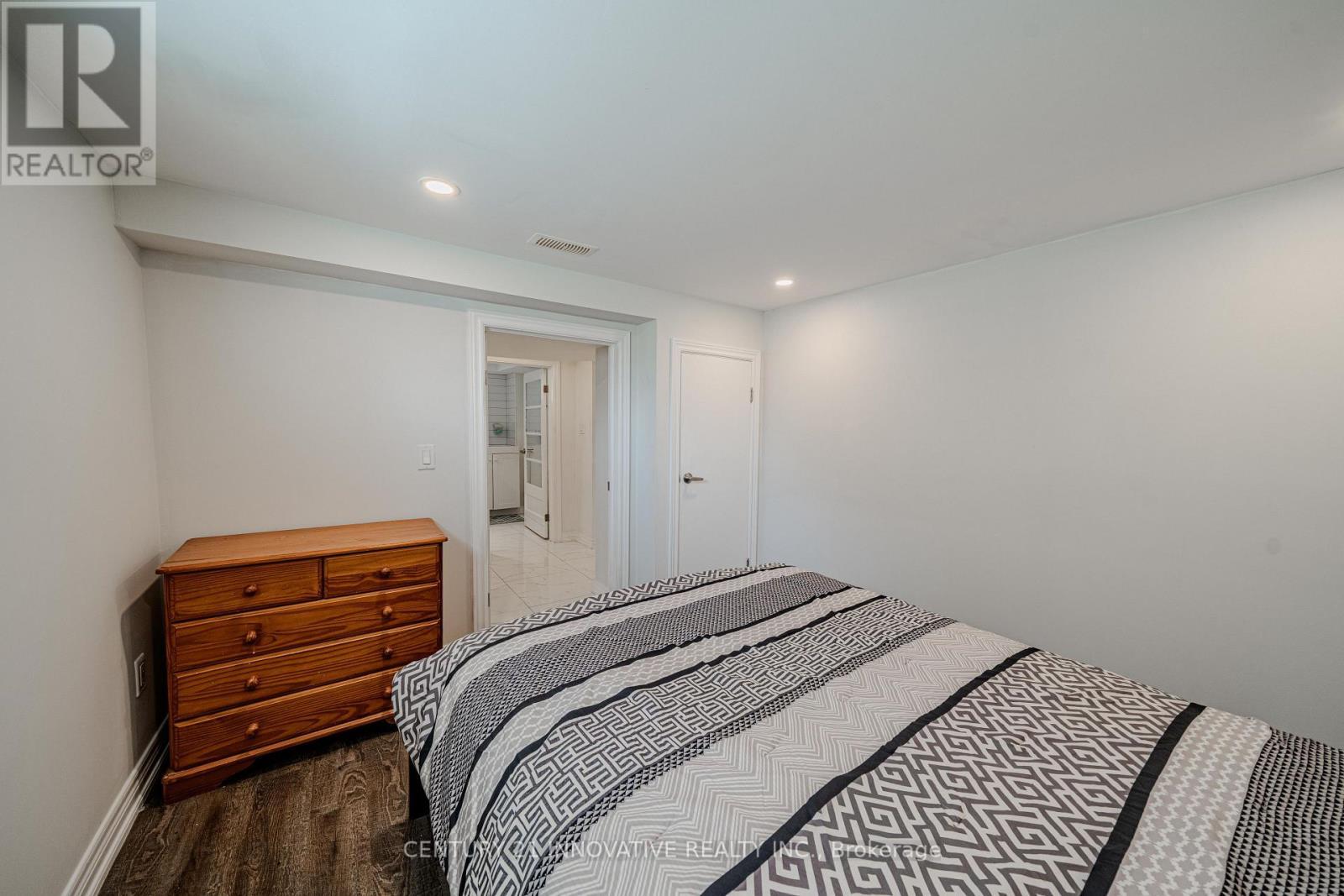 60 Dorking Crescent, Toronto, ON - Indoor Photo Showing Bedroom