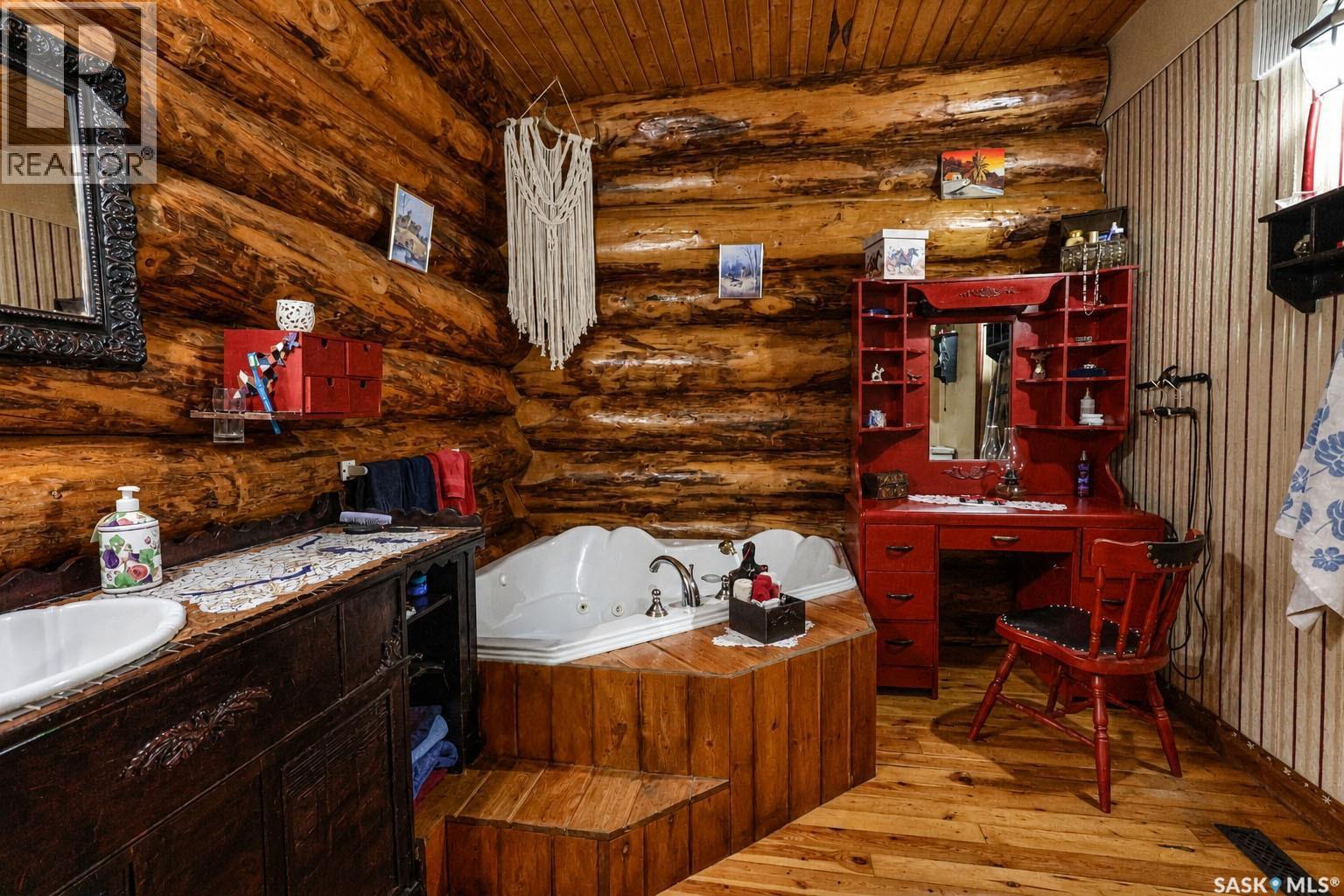 South Sask River Front Acreage, Prince Albert Rm No. 461, SK - Indoor Photo Showing Bathroom