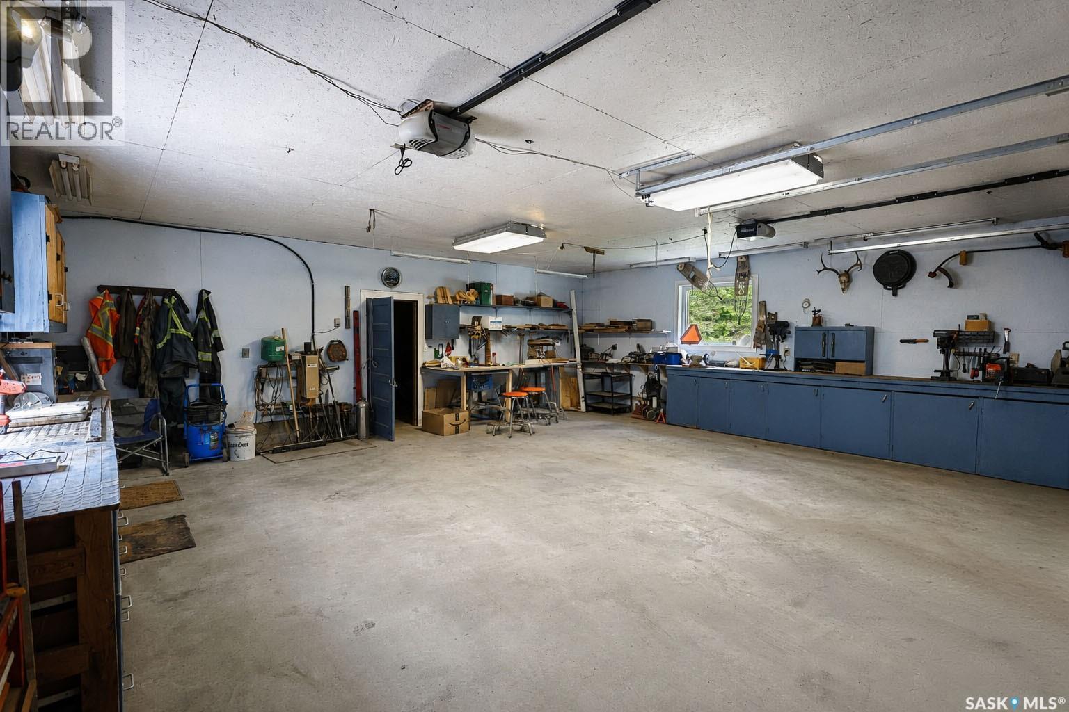 South Sask River Front Acreage, Prince Albert Rm No. 461, SK - Indoor Photo Showing Garage
