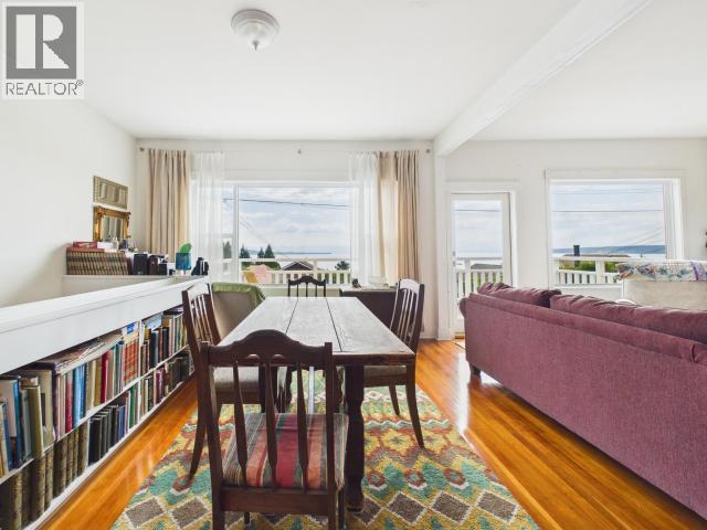 5370 Laburnum Ave, Powell River, BC - Indoor
