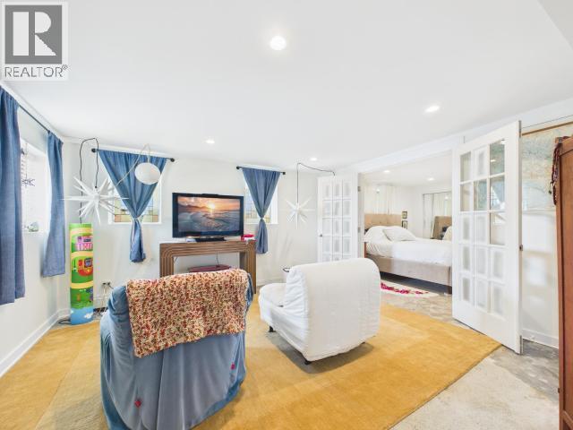 5370 Laburnum Ave, Powell River, BC - Indoor