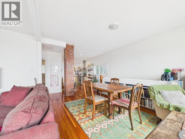 5370 Laburnum Ave, Powell River, BC - Indoor