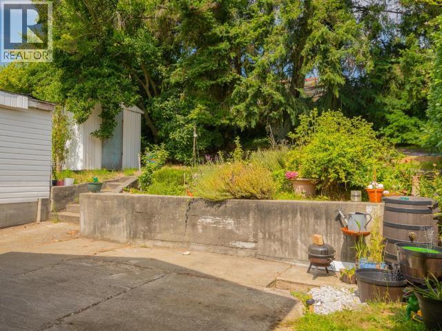 5370 Laburnum Ave, Powell River, BC - Outdoor