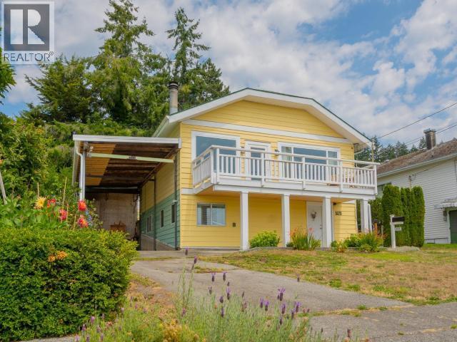 5370 Laburnum Ave, Powell River, BC - Outdoor