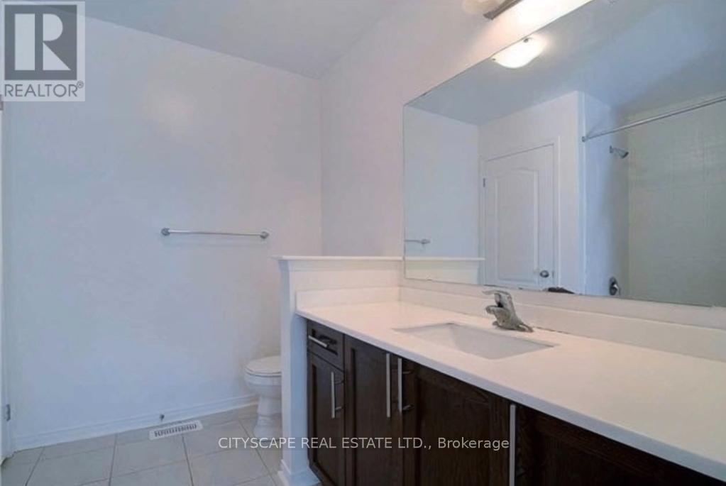 1136 Schooling Drive E, Oshawa, ON - Indoor Photo Showing Bathroom