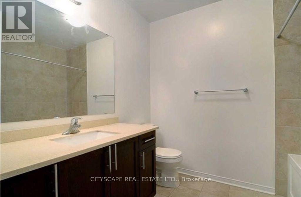 1136 Schooling Drive E, Oshawa, ON - Indoor Photo Showing Bathroom