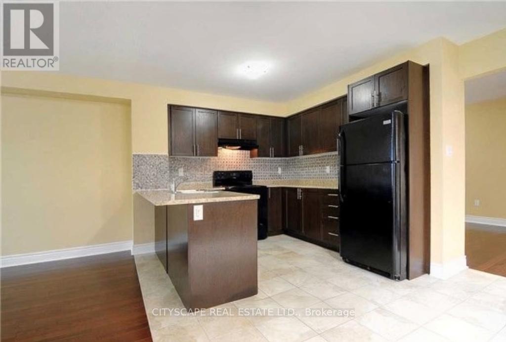 1136 Schooling Drive E, Oshawa, ON - Indoor Photo Showing Kitchen