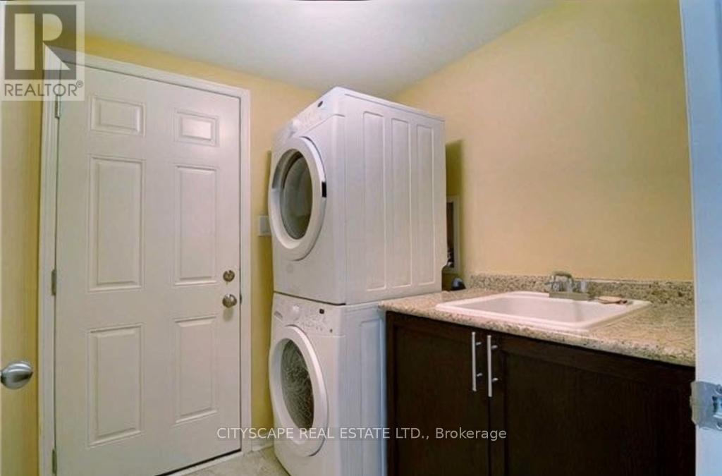 1136 Schooling Drive E, Oshawa, ON - Indoor Photo Showing Laundry Room