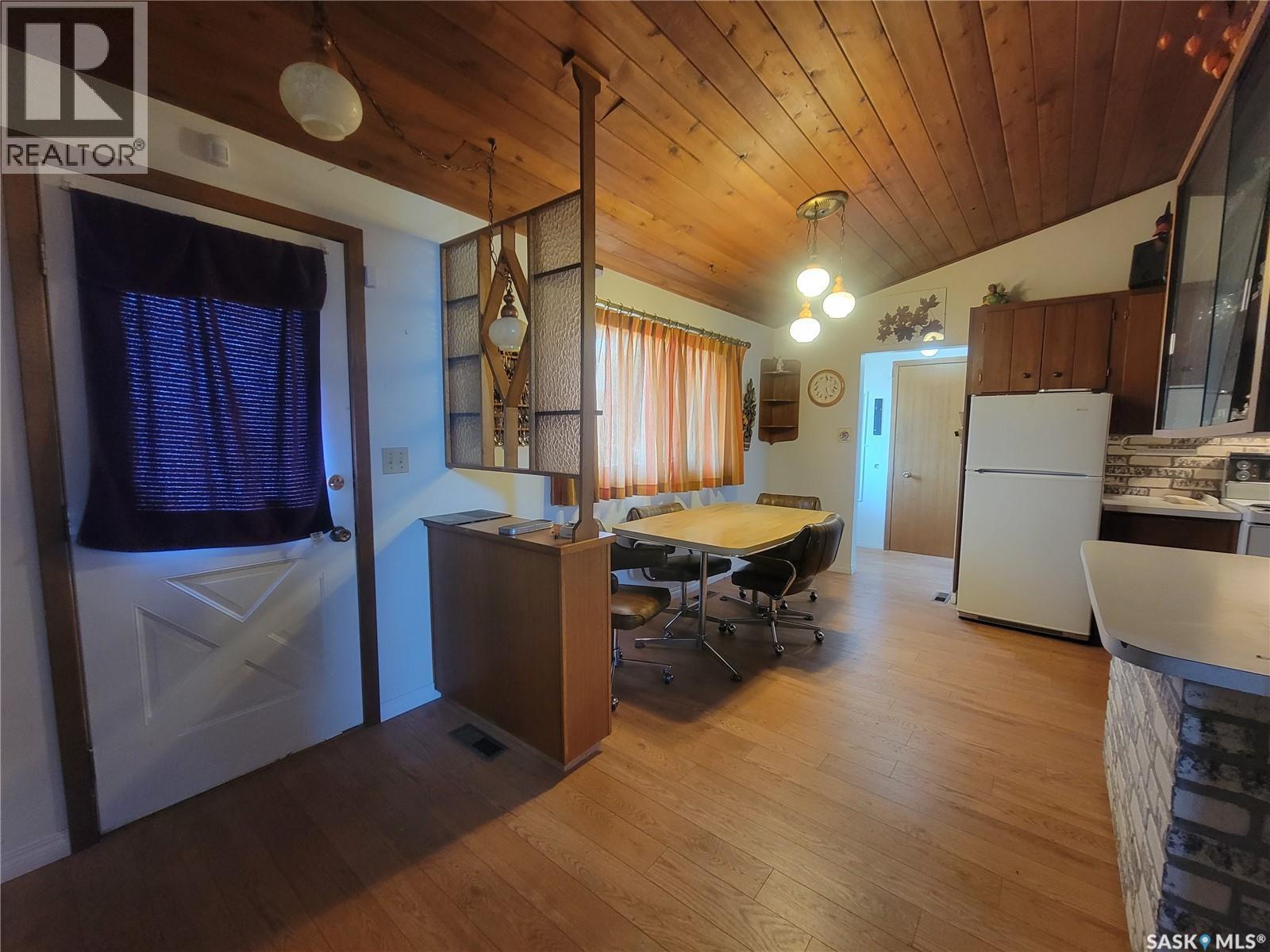 509 3Rd Street E, Wilkie, SK - Indoor