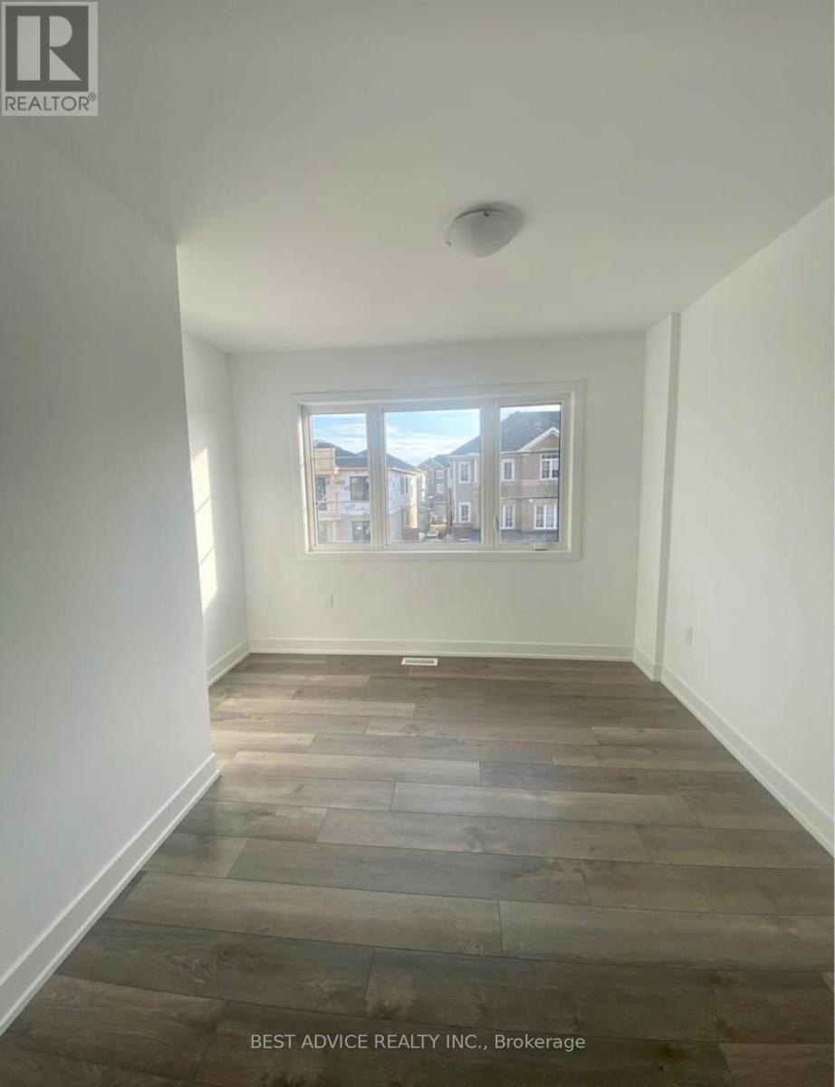 9 Pumpkin Corner Crescent, Barrie, ON - Indoor Photo Showing Other Room