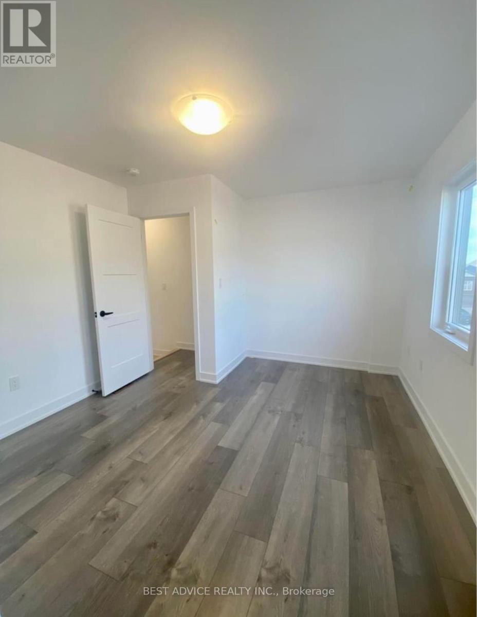 9 Pumpkin Corner Crescent, Barrie, ON - Indoor Photo Showing Other Room