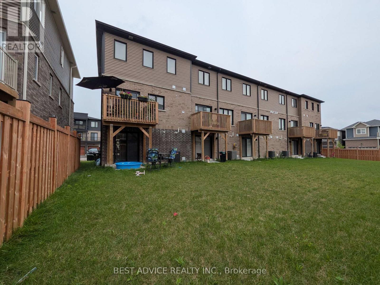9 Pumpkin Corner Crescent, Barrie, ON - Outdoor With Exterior