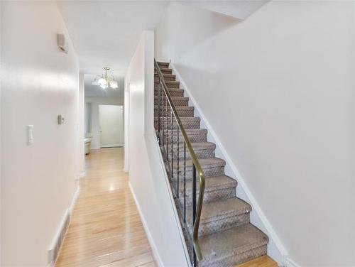 95 Trafford Park, Winnipeg, MB - Indoor Photo Showing Other Room