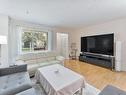 95 Trafford Park, Winnipeg, MB  - Indoor Photo Showing Living Room 