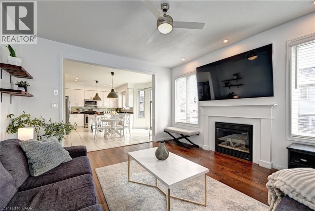 222 Baldwin Drive, Cambridge, ON - Indoor Photo Showing Living Room With Fireplace