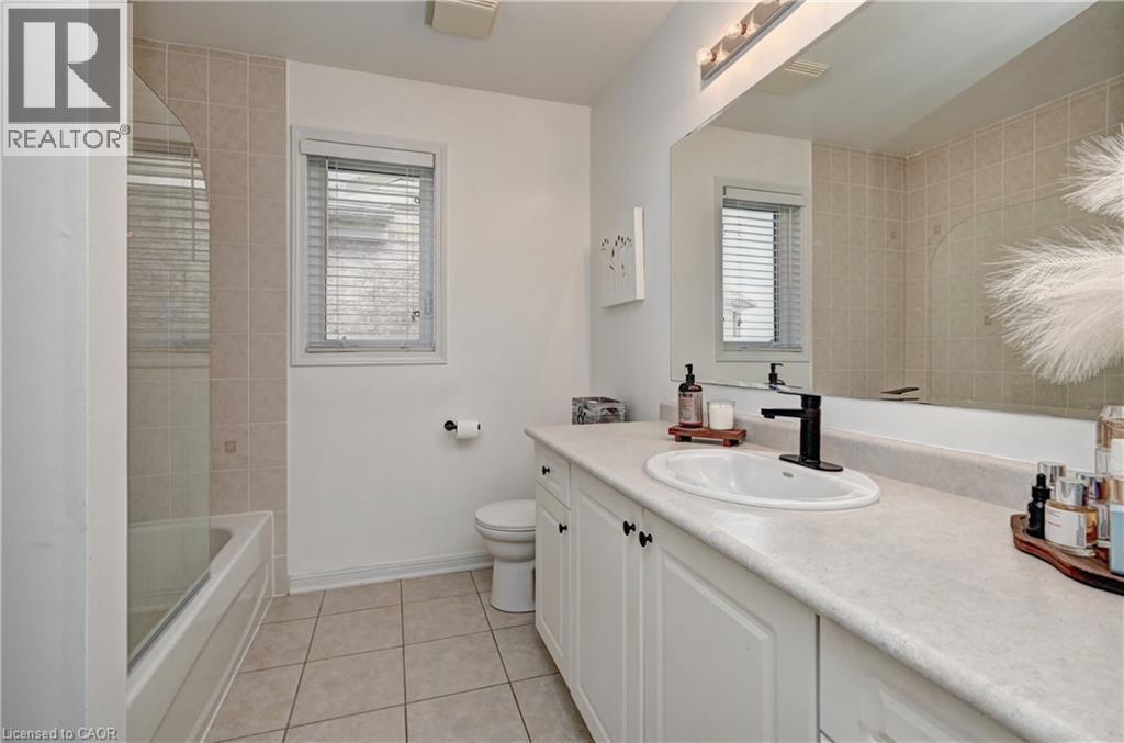 222 Baldwin Drive, Cambridge, ON - Indoor Photo Showing Bathroom