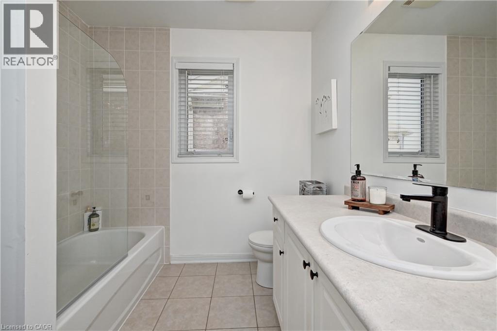 222 Baldwin Drive, Cambridge, ON - Indoor Photo Showing Bathroom