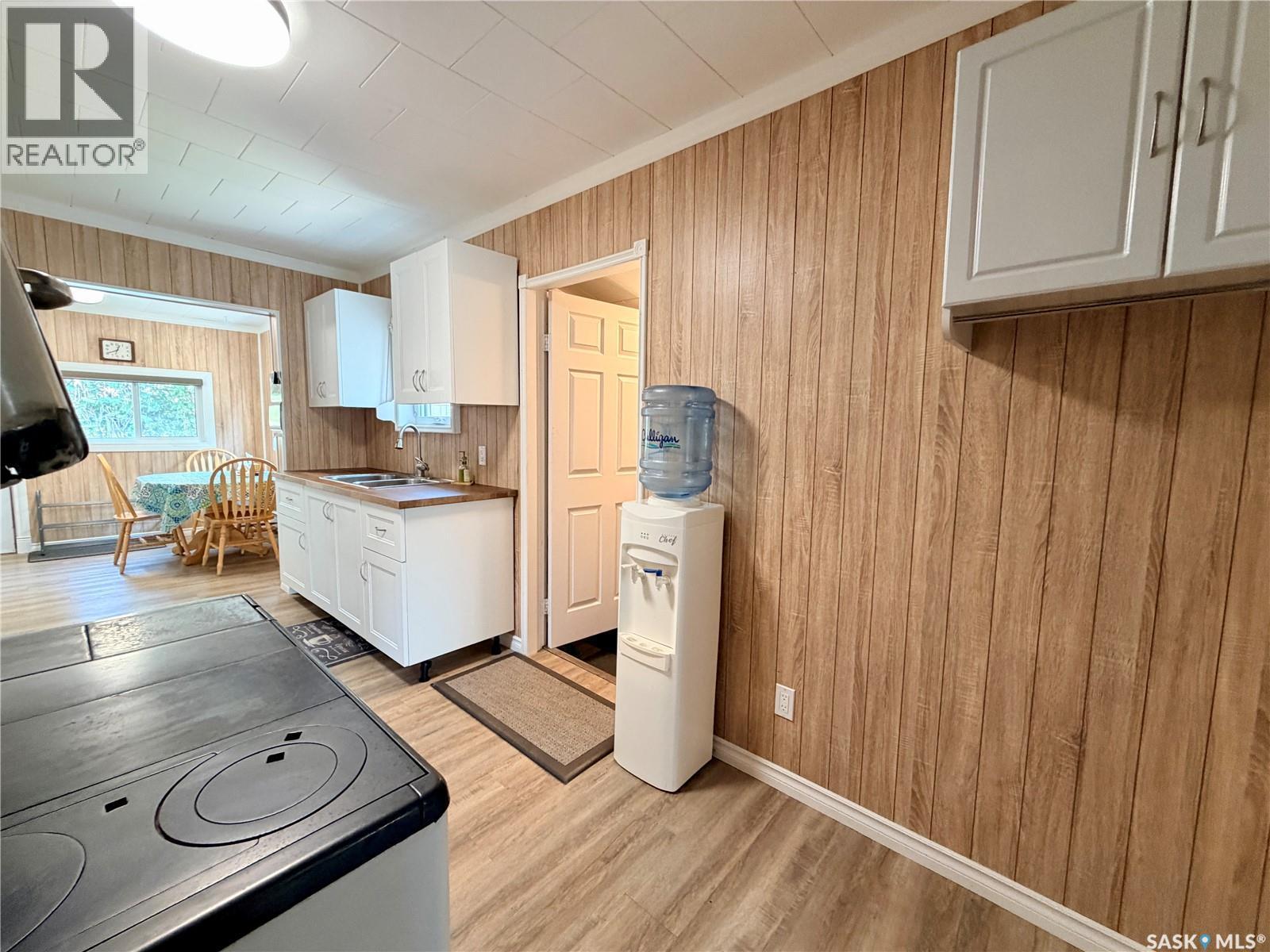 691 Joseph Crescent, Cochin, SK - Indoor