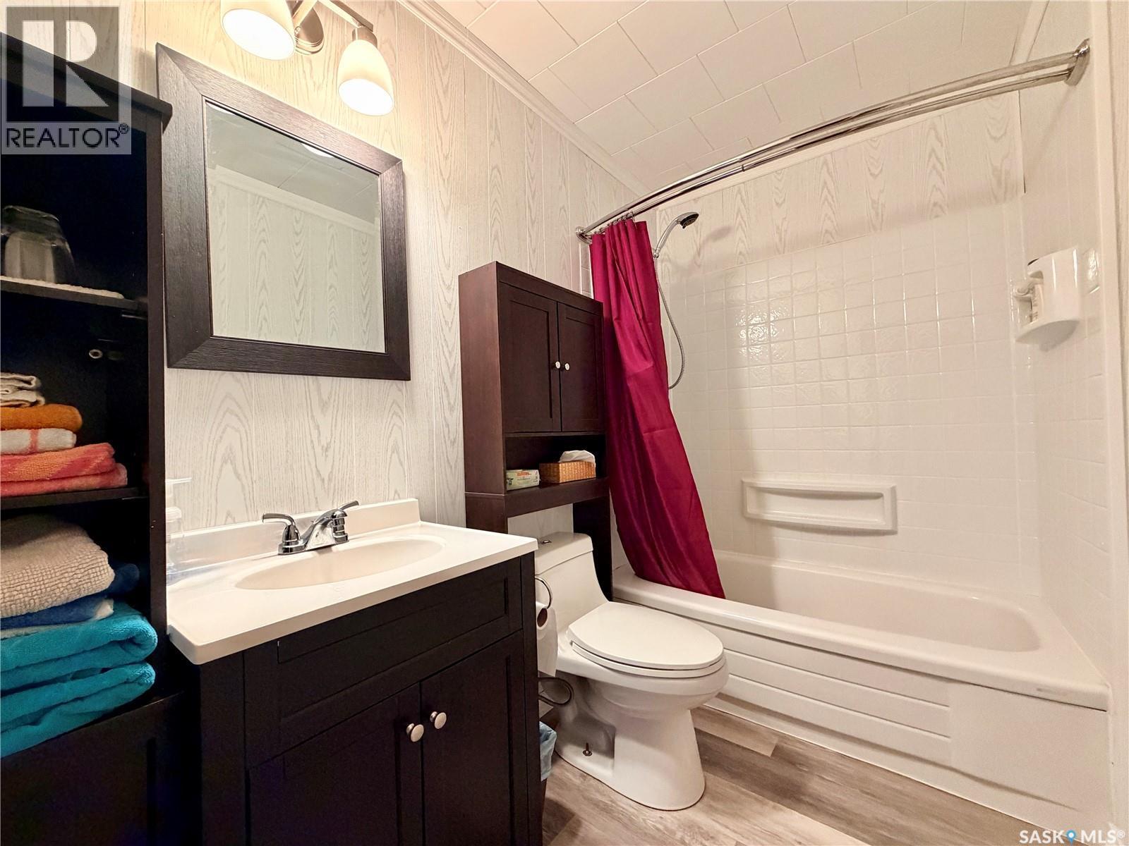 691 Joseph Crescent, Cochin, SK - Indoor Photo Showing Bathroom