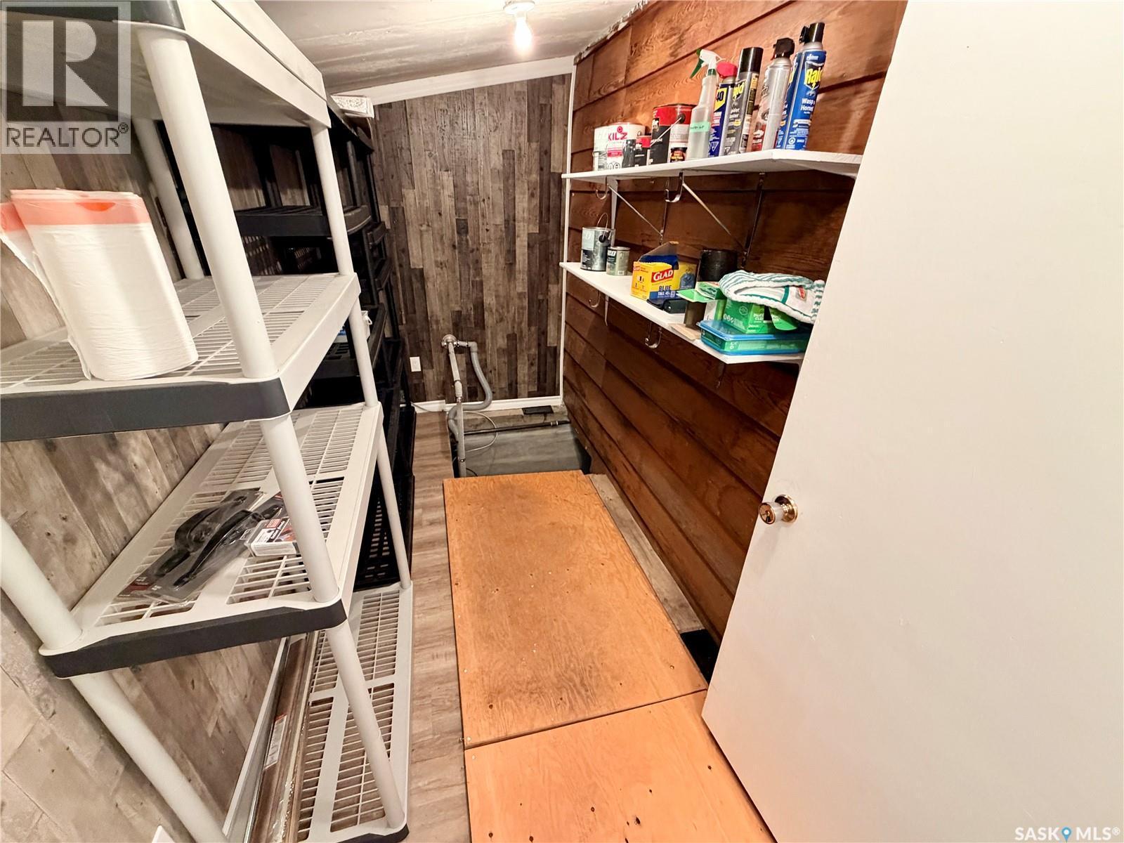 691 Joseph Crescent, Cochin, SK - Indoor