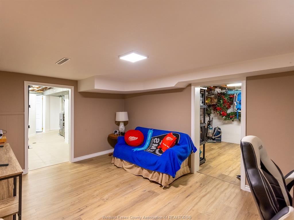 976 Watson, Windsor, ON - Indoor Photo Showing Bedroom