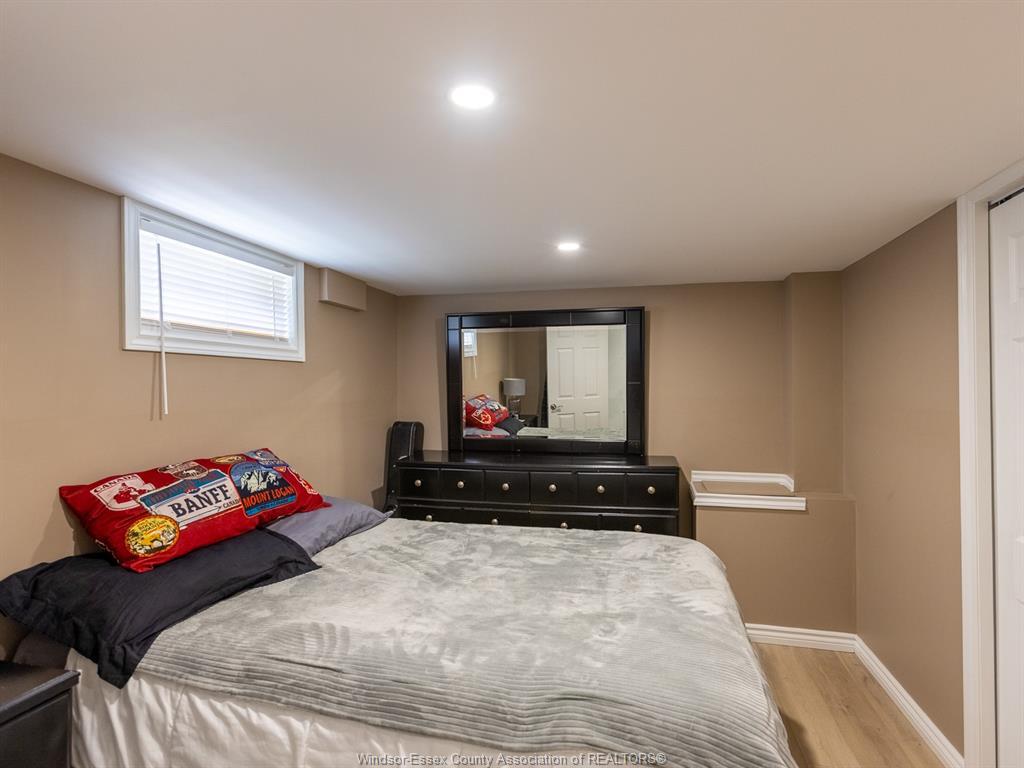 976 Watson, Windsor, ON - Indoor Photo Showing Bedroom