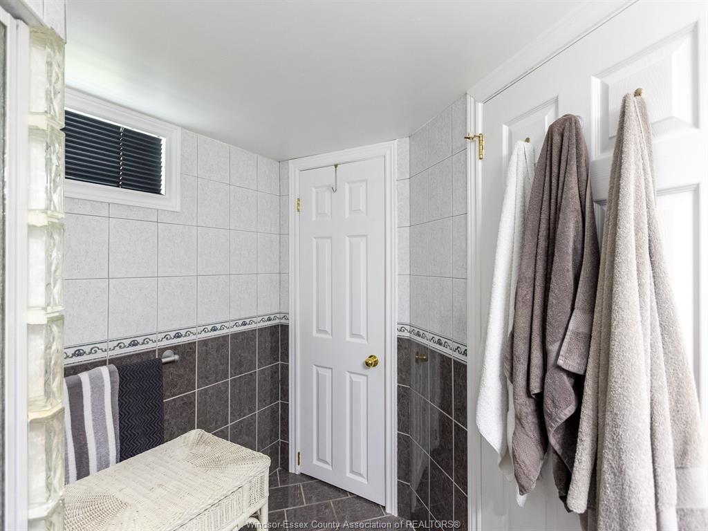976 Watson, Windsor, ON - Indoor