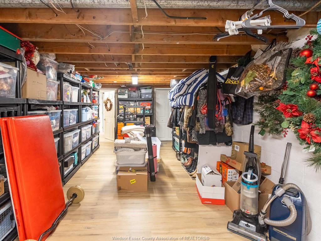 976 Watson, Windsor, ON - Indoor Photo Showing Other Room