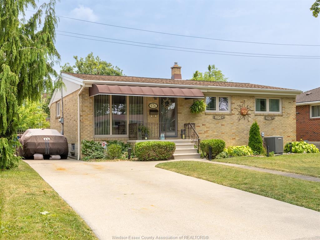 976 Watson, Windsor, ON - Outdoor