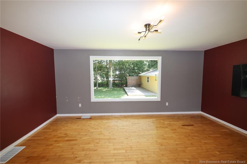 43 Broadview Ave, Fredericton, NB